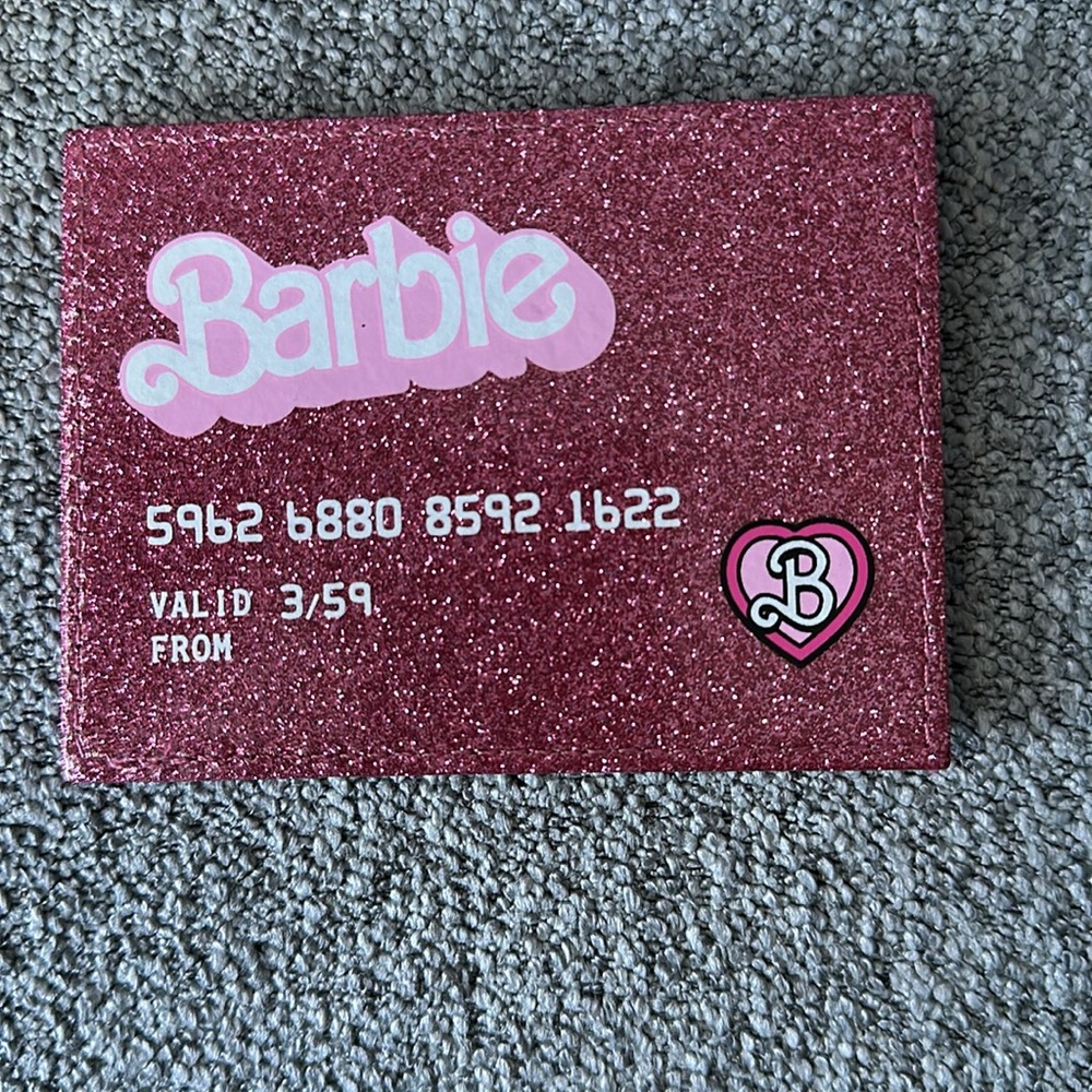 Barbie cake worthy cardholder - Picture 2 of 2
